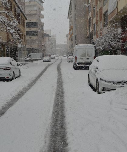 Kar nedeniyle 158 yerleşim yerine ulaşım sağlanamıyor