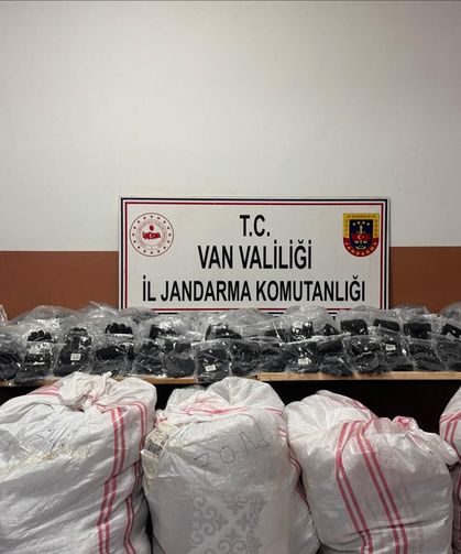 Van'da gümrük kaçağı eşya ele geçirildi