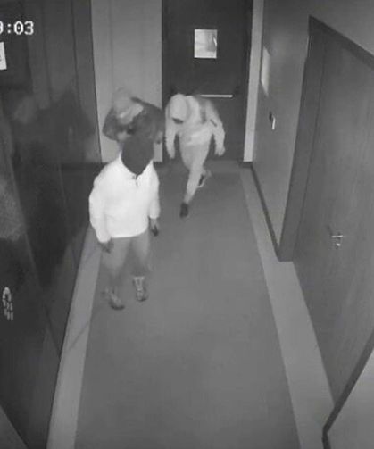 Maske takıp çelik kasaları boşalttılar