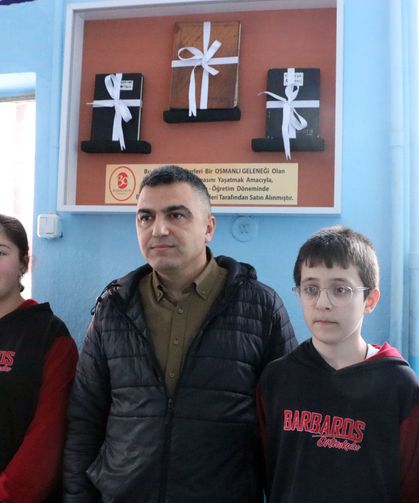 Okulda topladılar, mahallede borçları kapattılar