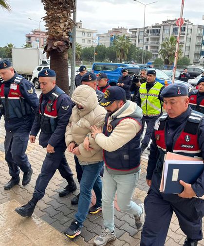 Sel faciasında 2 kızını yitiren anneden tepki