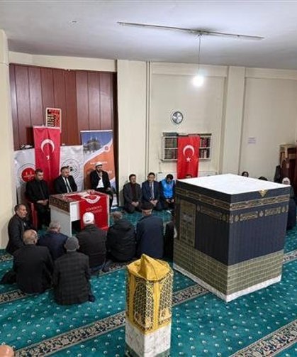 Yüksekova’da hac heyecanına Müftü Okuş’tan destek