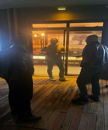 Belediye mağazasına silahlı saldırı: Eski başkan gözaltında