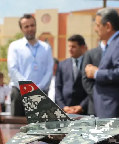 Şırnak'ta Vali Ekici Silopi'de öğrencilerin bilim çalışmalarını inceledi