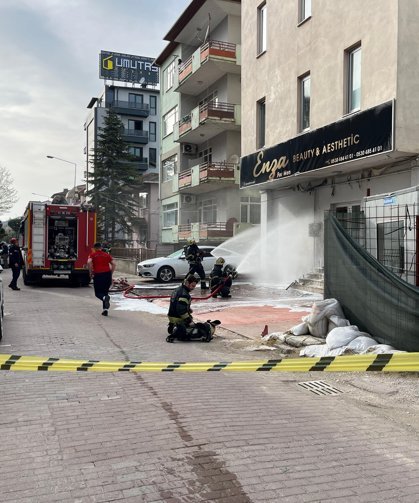 Doğal gaz kutusu patladı, yangın çıktı