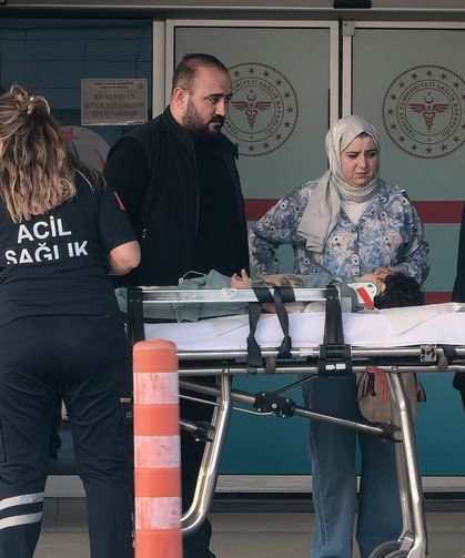 Balkondan düşen çocuk ağır yaralandı