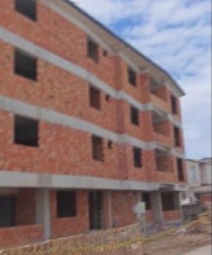 İnşaatın çatısından düşen işçi hayatını kaybetti