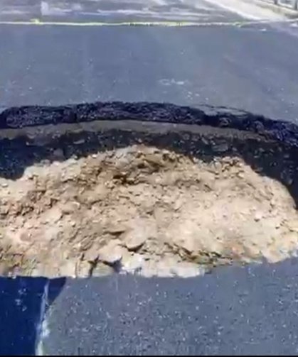 Çökme sonrası onarılan yolda çukur oluştu