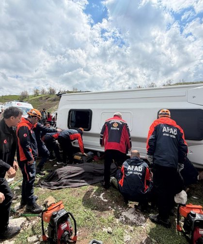 Diyarbakır’da midibüs devrildi: 1 ölü, 12 yaralı