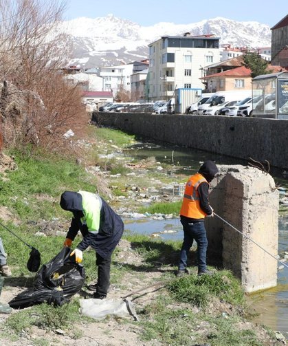 İnci kefalinin göç yolunda 2 ton atık temizlendi