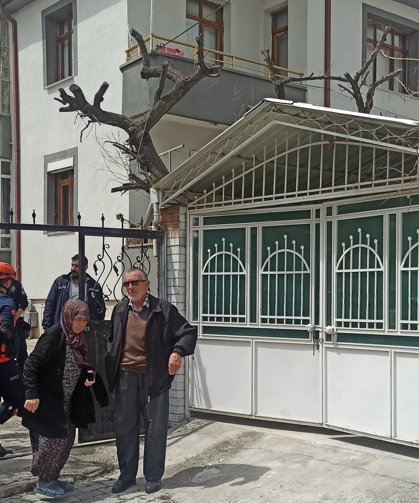 Deprem sonrası 2 bina tahliye edildi