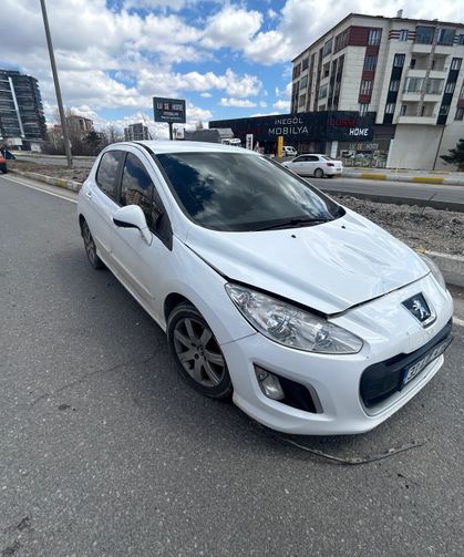 Otomobilin çarptığı çocuk ağır yaralandı