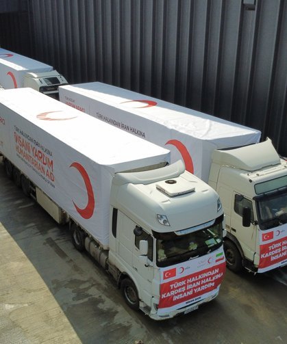 Türk Kızılay’dan İran’a 4 TIR insani yardım