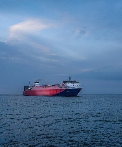 Hürmüz Boğazı’ndan ilk yolcu gemisi geçti