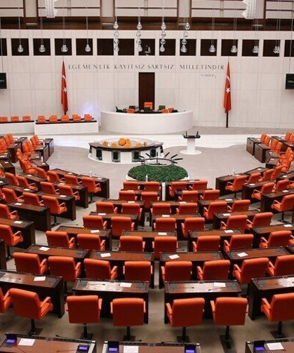 Okul saldırılarını araştıracak komisyonun üyeleri belirlendi