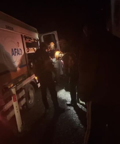 Derede akıntıya kapılan amca ile yeğeni kayboldu