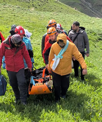 Van’da dağda mahsur kalan kişi kurtarıldı