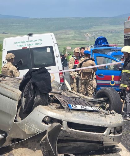 Takla atan otomobilin sürücüsü öldü, 3 yaralı