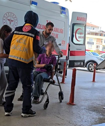 'İndirimli' çiğ köfte yiyen 28 öğrenci hastanelik oldu