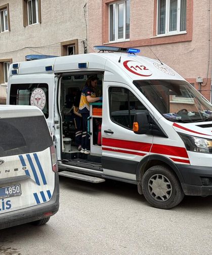 Gittiği evde pompalı tüfek tehdidiyle darbedildi