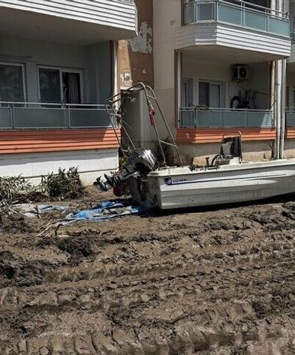 Hatay’da sağanak sonrası çalışma başlatıldı