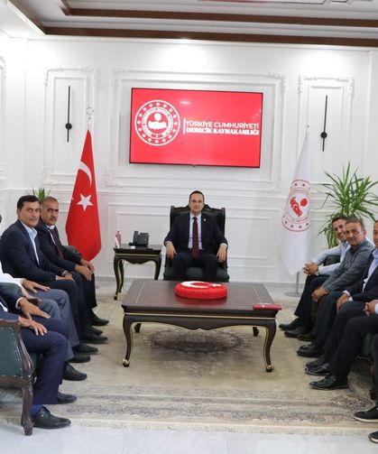 Derecik Kaymakamı Demirci, AK Parti İlçe Teşkilatını ağırladı