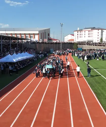 Bitlis Eren Üniversitesi'nde mezuniyet töreni yapıldı