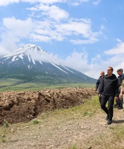 Iğdır Valisi Taşolar Ağrı Dağı'ndaki karakolları inceledi