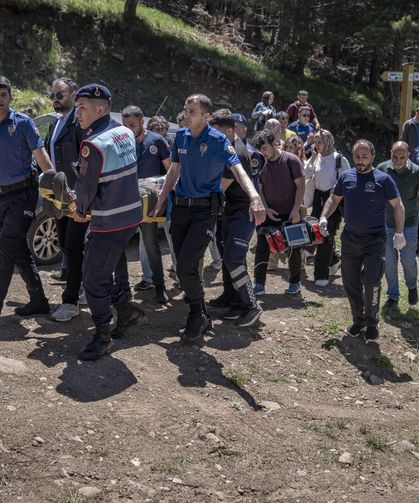 Ekipler kalp krizi geçiren izci için seferber oldu