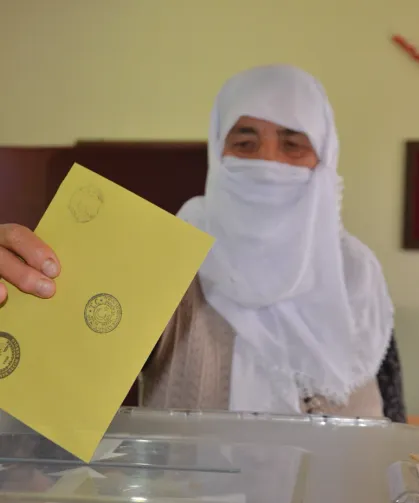 Muş'ta 4 köyde muhtarlık seçimi için sandık kuruldu
