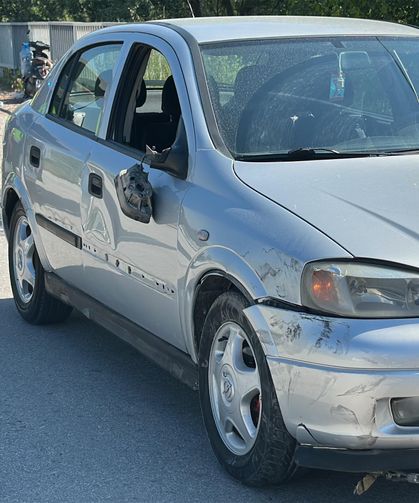 Otomobille çarpışan motosikletin sürücüsü ağır yaralandı