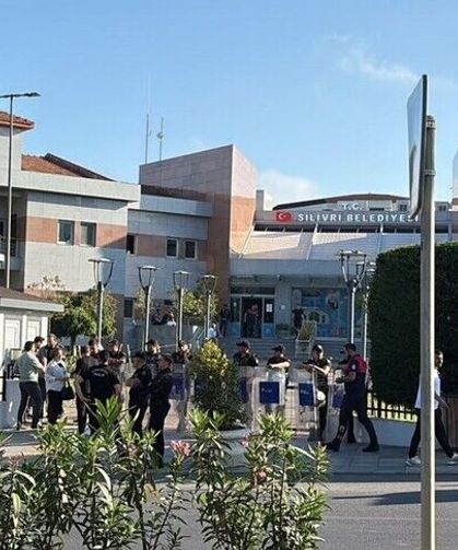Silivri Belediyesi operasyonunda 17 gözaltı
