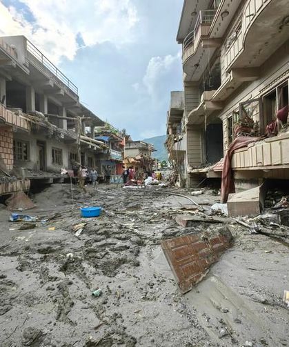 Nepal'deki selde hayatını kaybedenlerin sayısı 804'e yükseldi