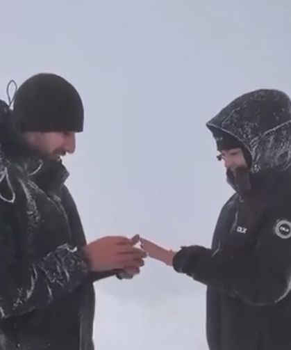 Ağrı Dağı zirvesinde evlilik teklifi