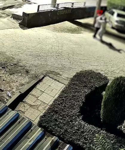Eşini silahla yaraladı, çocuğunu alıp kaçtı