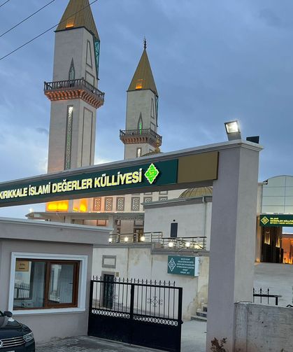 Kutsal Toprakların kokusunu Kırıkkale’de yaşatan külliye