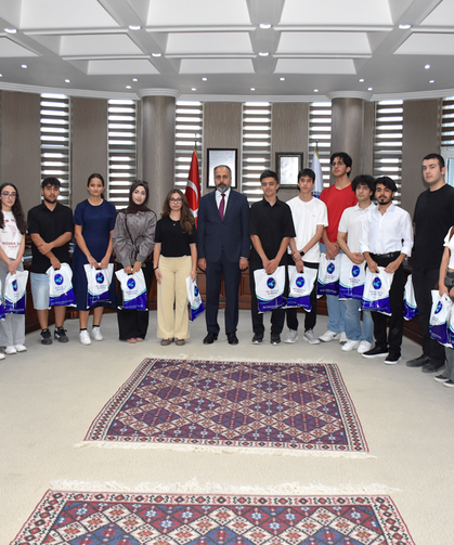Van MAT-BİL'de başarılı öğrenciler ödüllendirildi