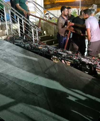 Elazığ'da festivalde LED ekran devrildi: 5 yaralı