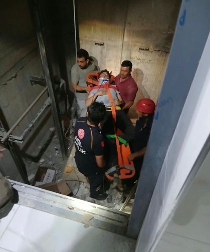 Ankara'da asansör boşluğuna düşen çocuk ağır yaralandı
