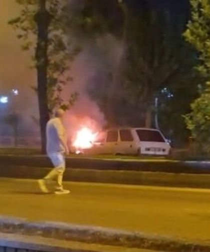 Aydın’da seyir halindeki otomobil alev aldı