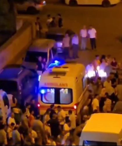 Caddede silahlı saldırıya uğrayan kadın ağır yaralandı