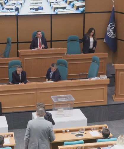İstanbul'da bir belediye daha AK Partiye geçti