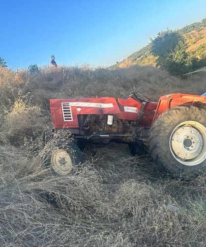 Devrilen traktörün altında kalarak hayatını kaybetti