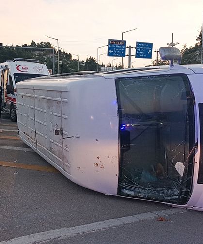 Minibüsler çarpıştı, 10 tarım işçisi yaralandı