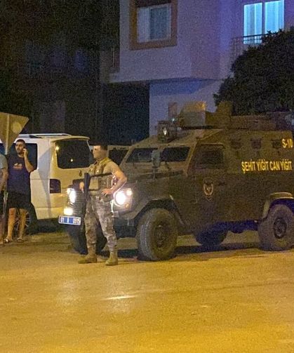 Eski eşini öldürüp, oğlunu yaraladıktan sonra kendi yaşamına son verdi