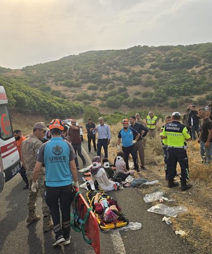 Minibüs şarampole devrildi: 10 yaralı