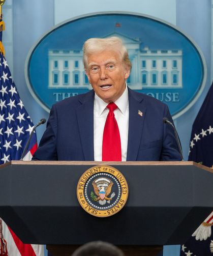 Trump, ABD'nin Grönland'da kalıcı güvenlik kontrolü sağlayacağını açıkladı