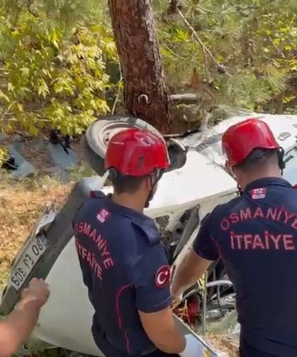 Uçuruma yuvarlanan otomobilin sürücüsü öldü