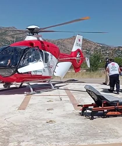 Yaralı kadın için ambulans helikopter havalandı