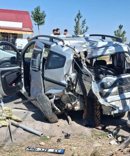 Ağrı'da meydana gelen trafik kazasında 4 kişi yaralandı